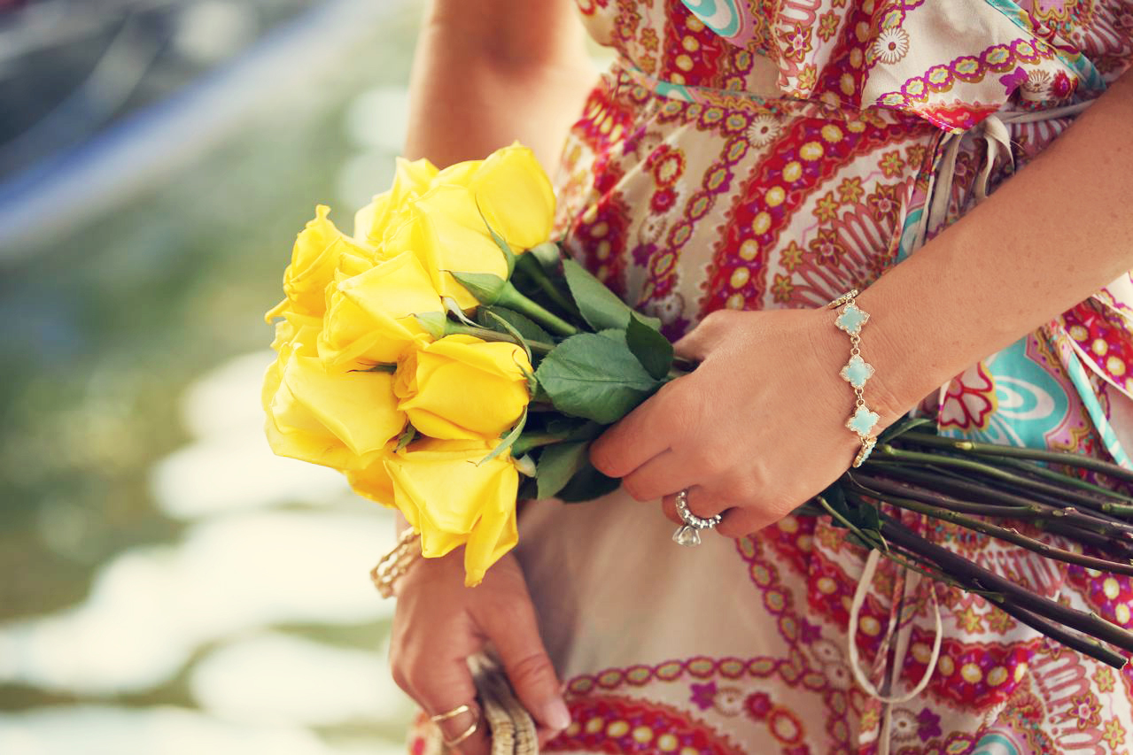 Yellow roses and summer dress