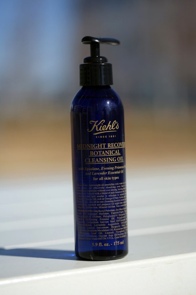Hilary Kennedy Blog: // Kiehl's Midnight Recovery Botanical Cleansing Oil