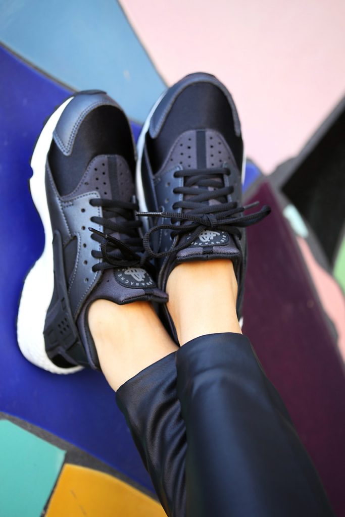 Hilary Kennedy Blog: All Black + Nike Hurrache from SIX:02